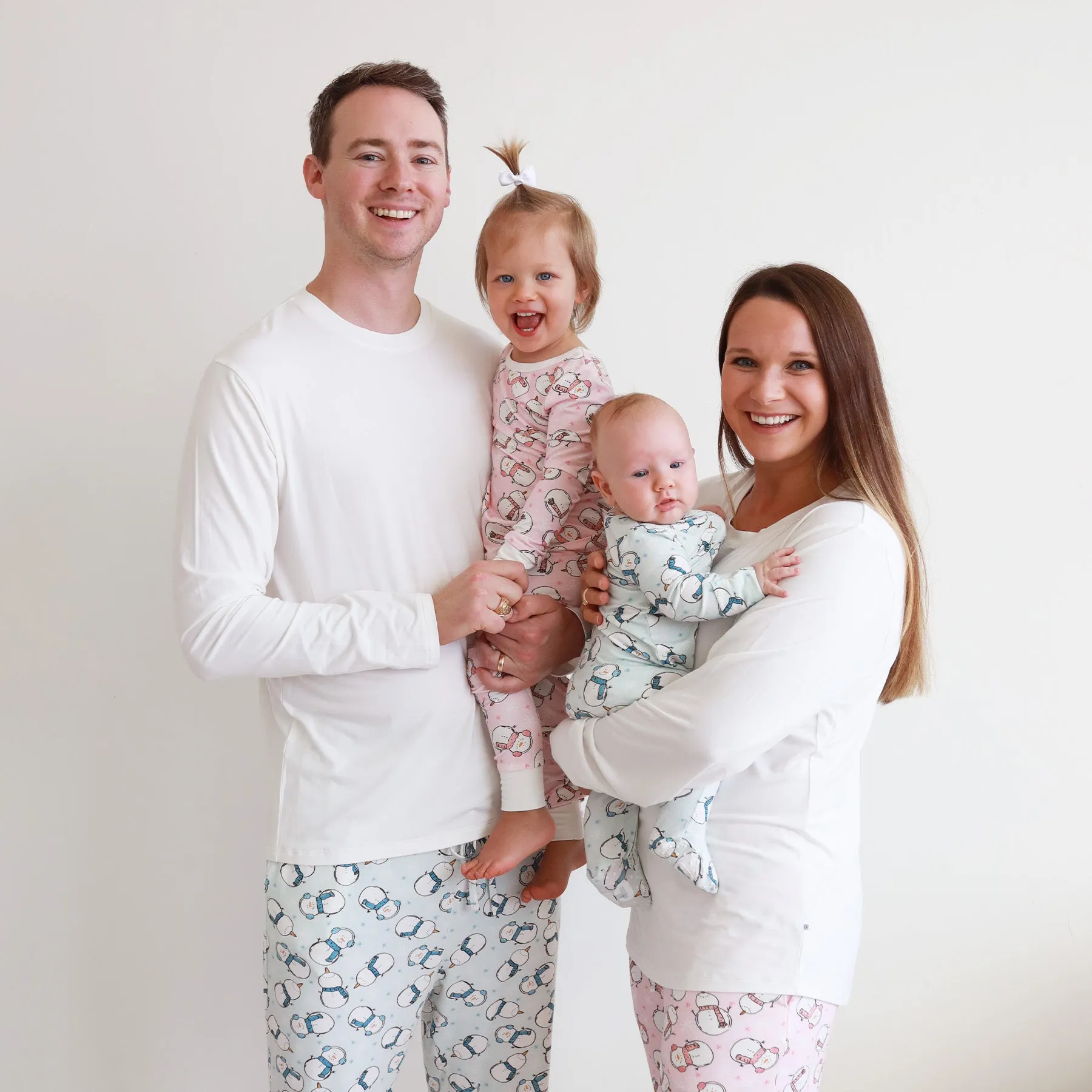 Adult Lounge & Jogger Pajama Pants | Frosty Friends