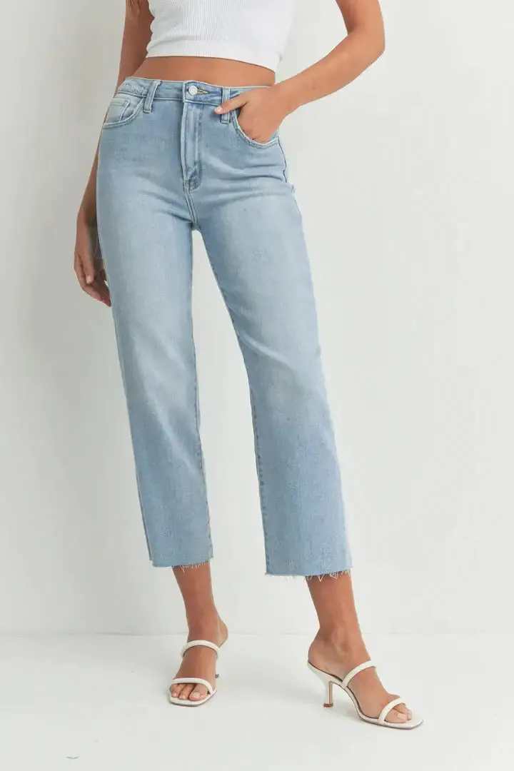 CLASSIC STRAIGHT DENIM