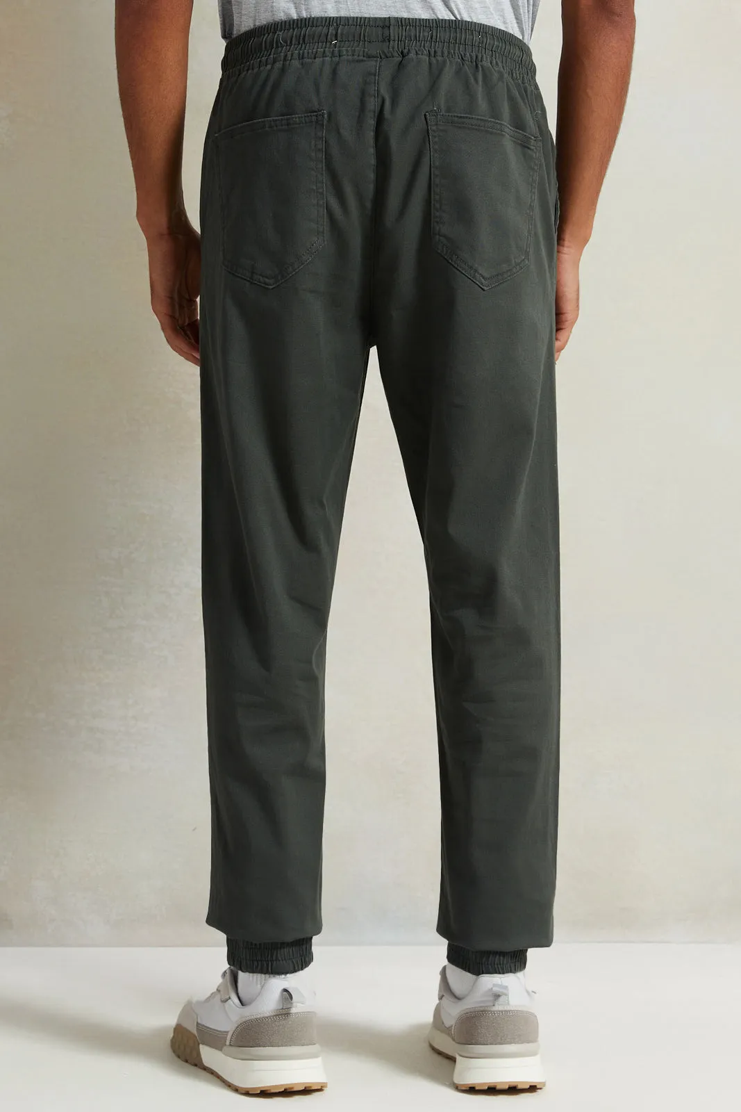 Men Olive Solid Twill Jogger